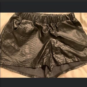 Leather women’s shorts, detail